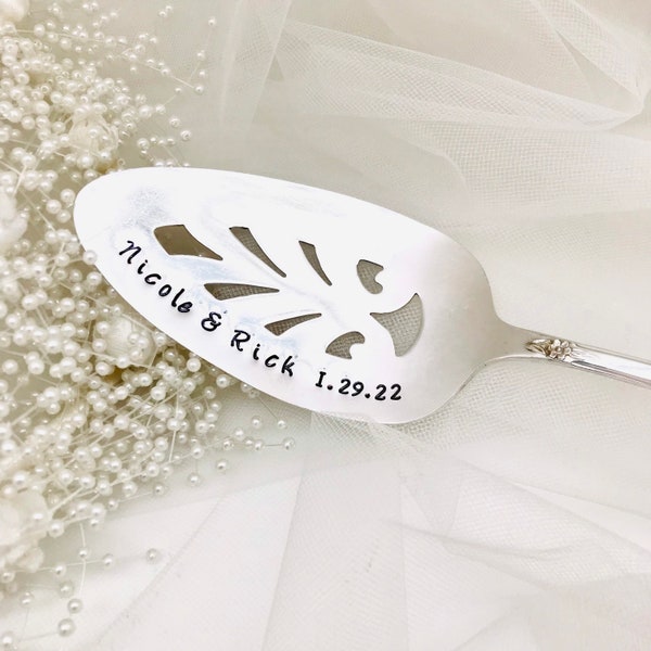 Wedding cake server, personalized server, custom with dates