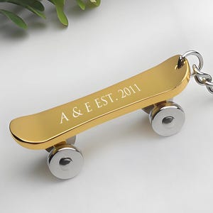 Roller Schlüsselanhänger personalisiert, Kick Scooter Boy, Skater Geschenk, Schlüsselanhänger Geschenk Boxed Kids Geschenk
