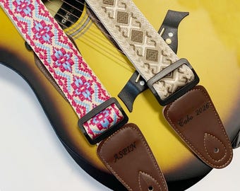 パーソナライズされた編み込みギターストラップ、ギターとベース用のカスタム刺繍ストラップ、調節可能なギターストラップ、ギタリストへのギフトクロスボディ
