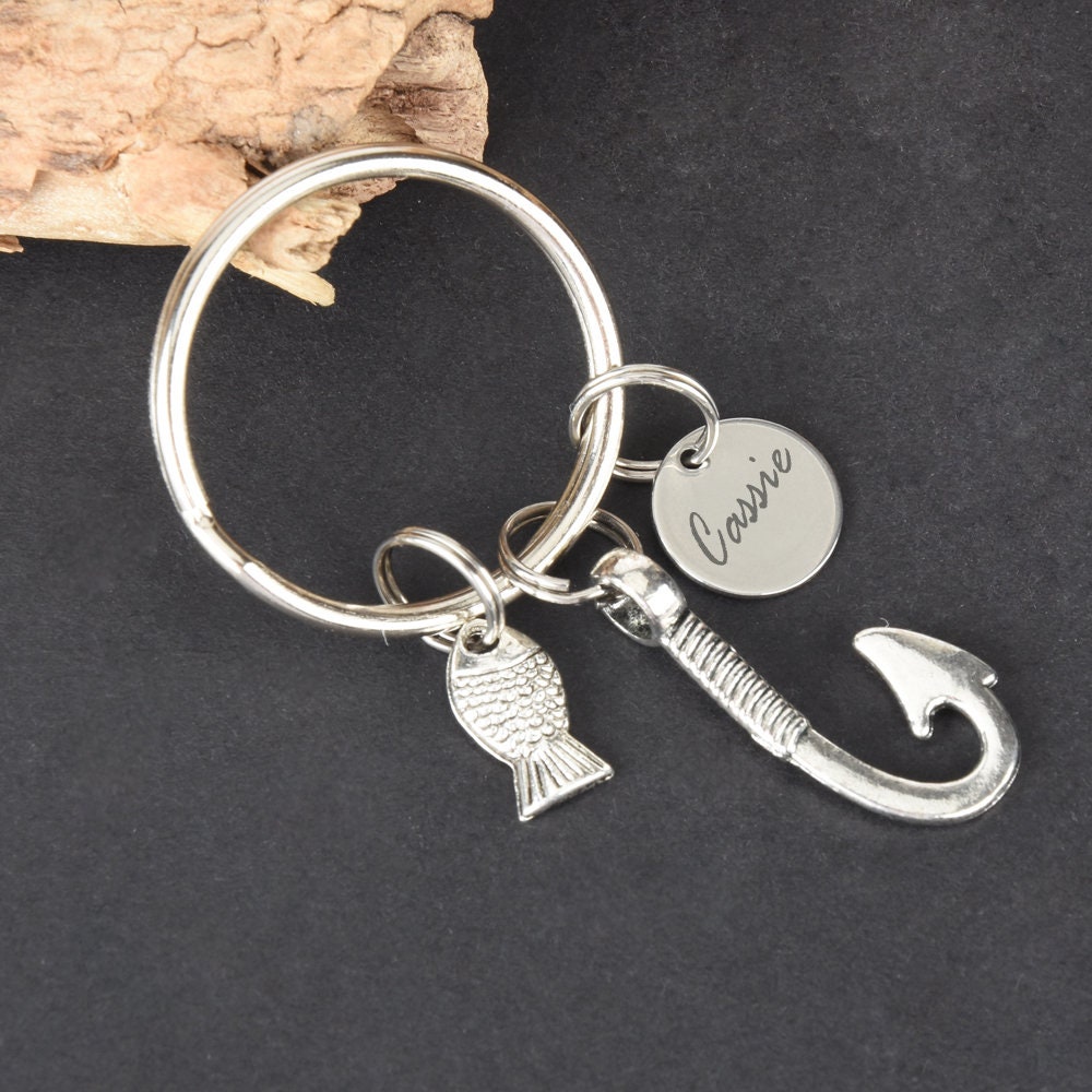 Fisch Schlüsselanhänger Für Angler - Mit Süßer Gravur 'Ich Liebe Dich Mehr Als Du Angeln Liebst'