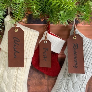 Etiquetas personalizadas de cuero para calcetines navideños, con nombre grabado a medida.