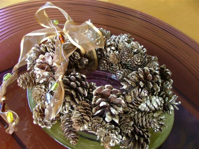 Festive Productions Berry and Cone Wreath, Green, 33 Piezas, Microfibra, Multicolor, 60 x 20 x 20 cm