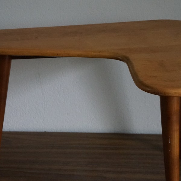 Table d'appoint vintage boomerang brutaliste des années 50 et 60 du milieu du siècle.