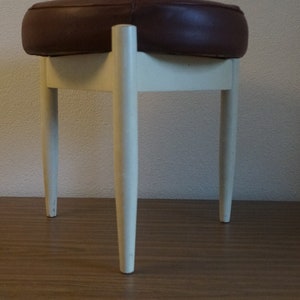 Tripod vintage retro mid century leder  stool from the 50s/60s