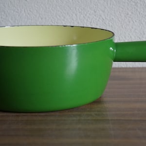 Vintage retro años 60 esmalte verde sartén estilo Arabia Final.