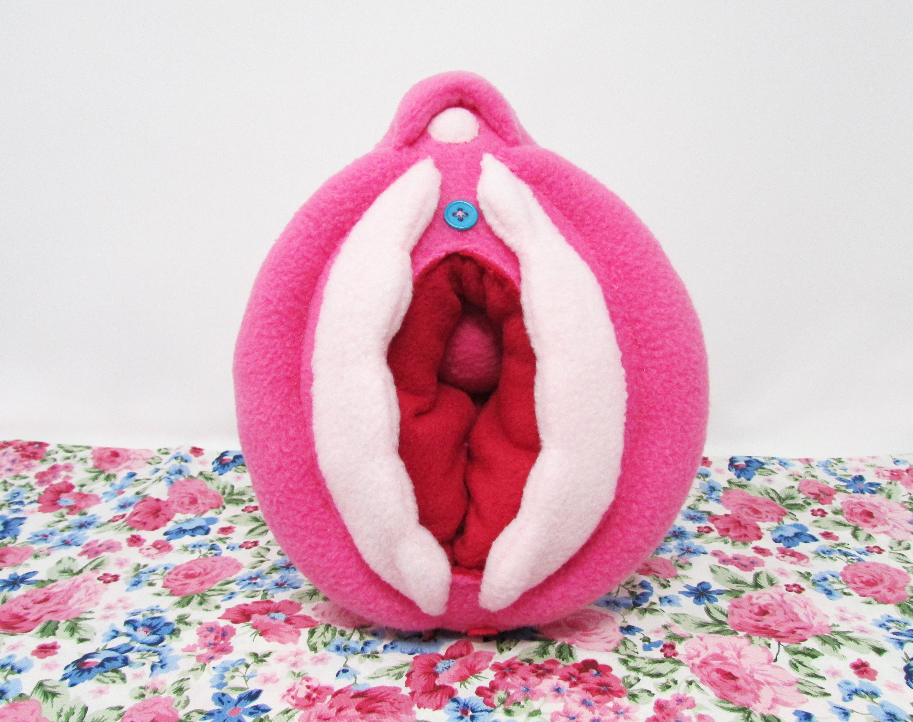 Vulva Plushy Model made to Order Fleece Vulva Pillow Hand Sewn Yoni Plushy,  Yoni Pillow, Vulva Art, Feminist Art, Sex Education 
