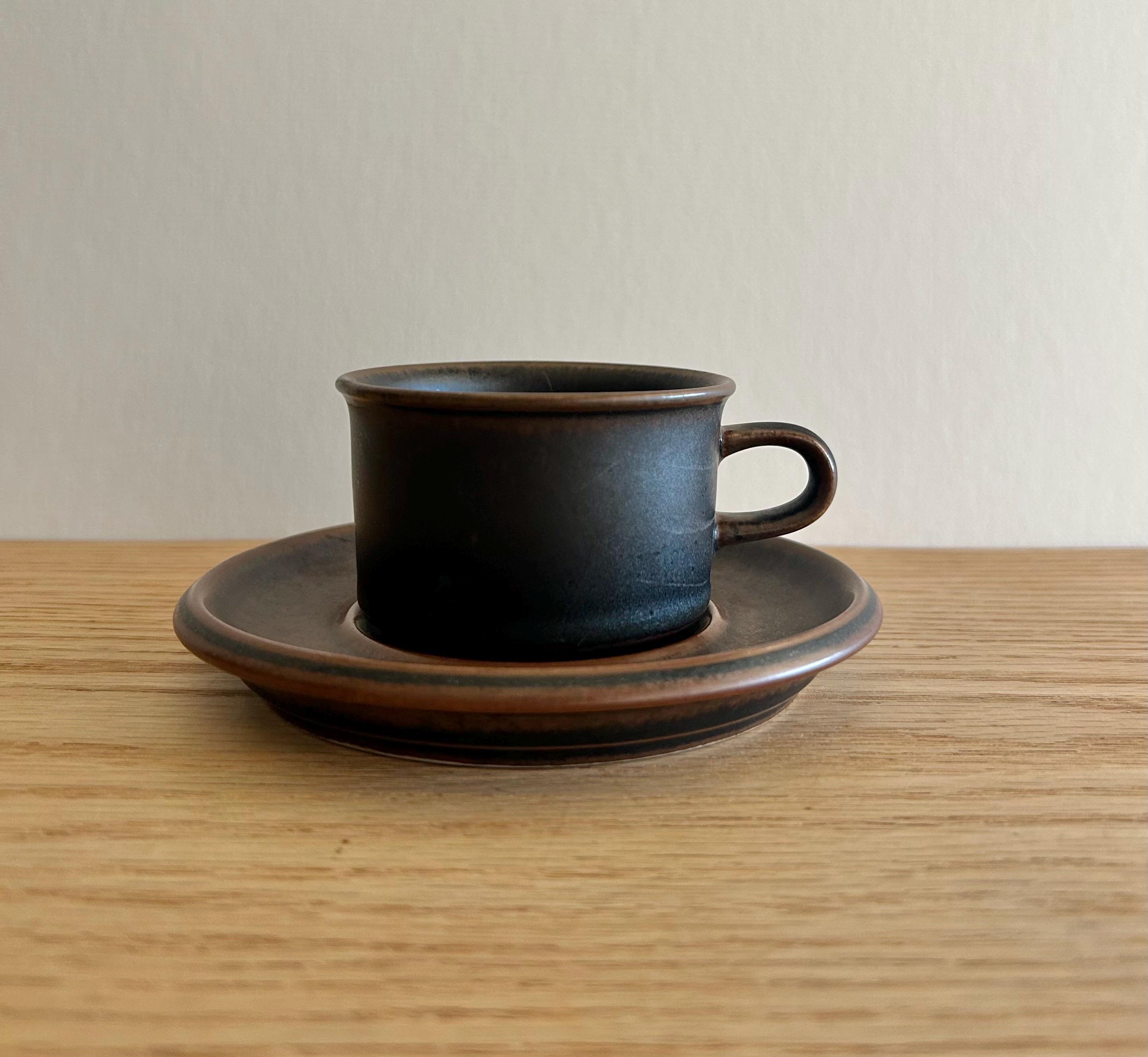 ARABIA  FINLANDカップ&ソーサー Vintage Arabia Finland Windflower Tea Cup and Saucer Plate