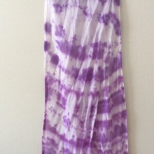 Handgeverfde shibori sjaal biologisch katoen wit en paars accessoire mode vrouw zomer lente
