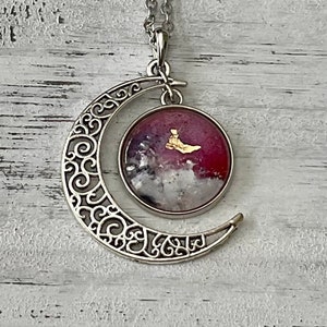 Collane a forma di luna con medaglione in acciaio inossidabile color acquerello e cabochon rotondo in vetro L&#39;arte di abbellire