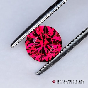 Rubí rojo brillante de laboratorio de 2,94 ct: ¡talla de precisión con pulido superior!