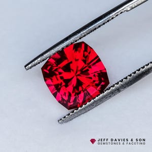 5,56 ct LAB Klarröd Rubin - Precisionsslipning med Överlägsen Polering!