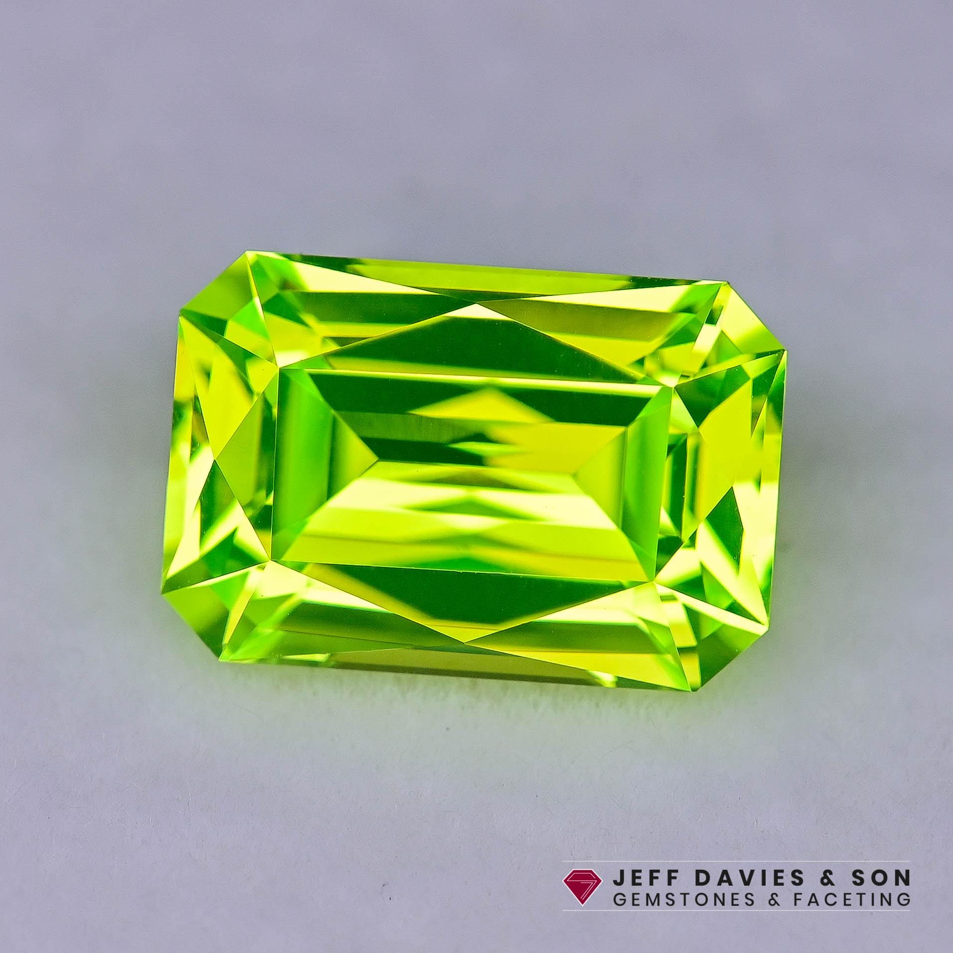 緑華 様 lint yellow 6.28ct LAB Lumo Garnet Luag - Lutetium Aluminum Garnet - Pulled