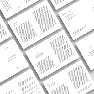 K&ouml;nnte beinhalten: Nahaufnahme eines Buches mit dem Titel "The Modern Sans Book" auf dem Cover. Das Buch ist auf einer Seite mit dem Titel "Kapitel 01: Das freundlichste menschliche Wesen aller Zeiten" aufgeschlagen.