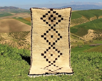 SMALL MOROCCAN RUG-- brown moroccan rug-moroccan area rug flat-moroccan area rug short-checkered rug-checker moroccan rug - 5'7" x 2'8"