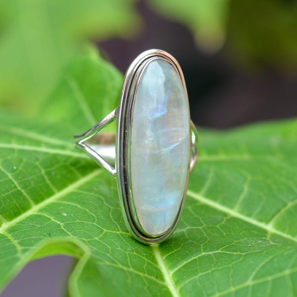 Anillo grande de piedra lunar ovalada: joyería llamativa de plata de ley