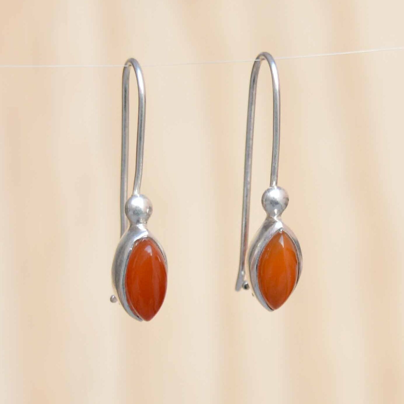 [韓国の人気ジュエリー] 925 silver. Carnelian earring 即納】[925 Silver]韓国スター着用ピアスコレクション 韓国