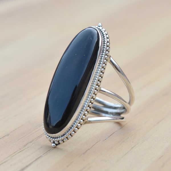 Handgjord ring i sterlingsilver i svart onyx: Lång oval bohemisk stil