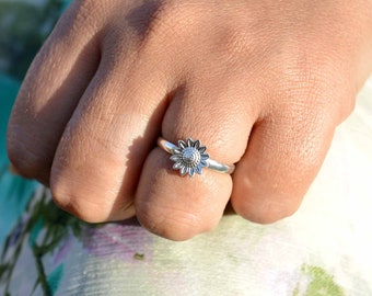 Sterling Silver Sunflower Ring: Minimalist Floral Band