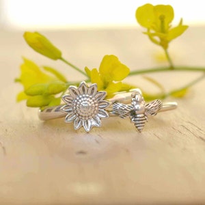 Dainty Bee And Sunflower Ring, Sterling Silver Stackable Ring Set Thin Ring Minimalist Delicate Ring Thumb Ring Women Nature gifts Bee Lover
