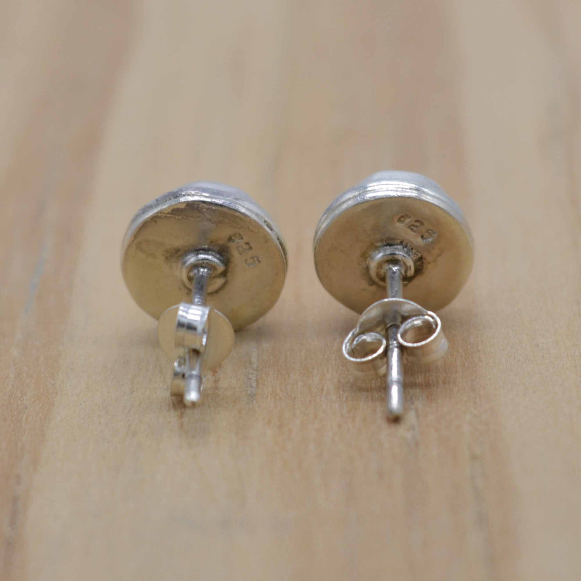 Orecchini A Bottone In Argento 925 Con Pietra Di Luna Arcobaleno – Cabochon 10mm, Peso 2,4g