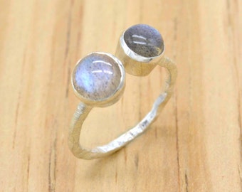 Boho Labradorite Ring, Silver Women Ring, Labradorite Gemstone Blue Ring, Hammered Ring, Silver Open Ring, Labradorite Jewelry, Gift For Her