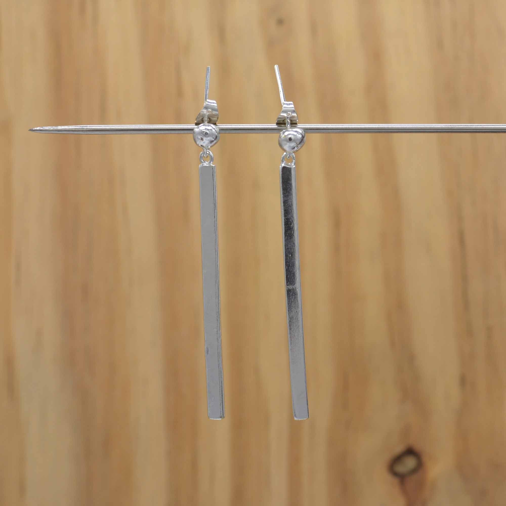 Orecchini pendenti con barra lunga: orecchini in argento sterling grezzo - Italia
