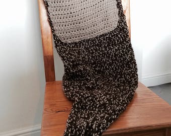 Crochet Kangaroo Tail Blanket With Pouch Pocket Detail Pattern, customisable sizing from baby to adult based on waist measurement