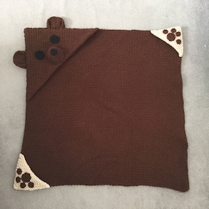Hooded Bear Crochet Blanket Pattern (2 sizes)