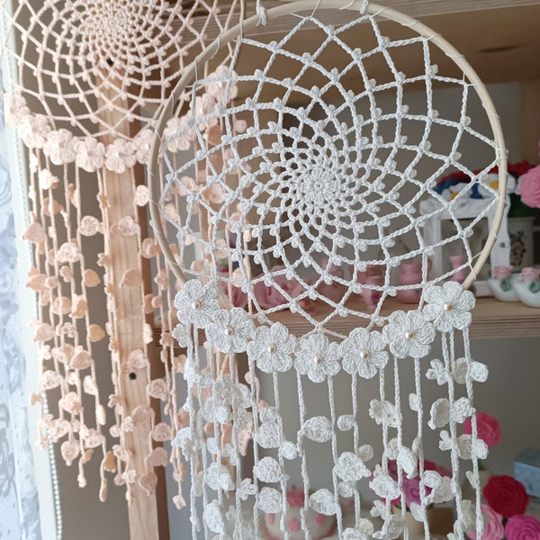 MOTIF attrape-rêves au crochet. Décoration d'intérieur. Cadeau au crochet. Attrape-rêves en dentelle. Décoration à suspendre au crochet. Tutoriel de crochet. Attrape-rêves en napperon.