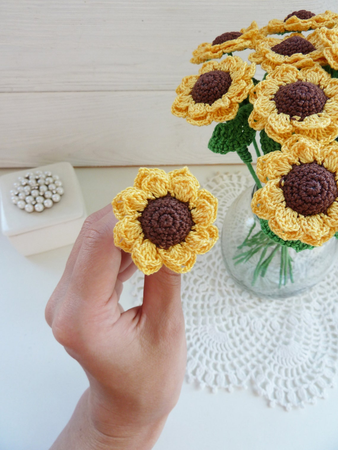 Crochet sunflowers in a vase. Mini sunflowers. Flowers for Etsy