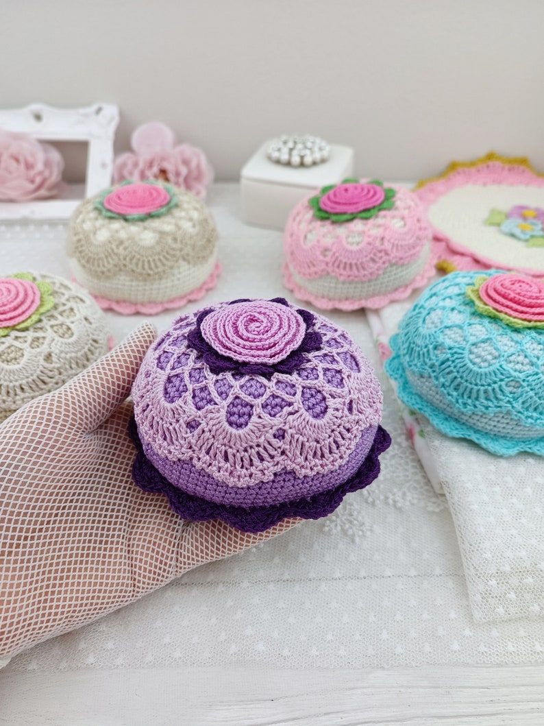 Crochet Pincushion PATTERN. Crochet cupcake. Crochet for gift. image 5