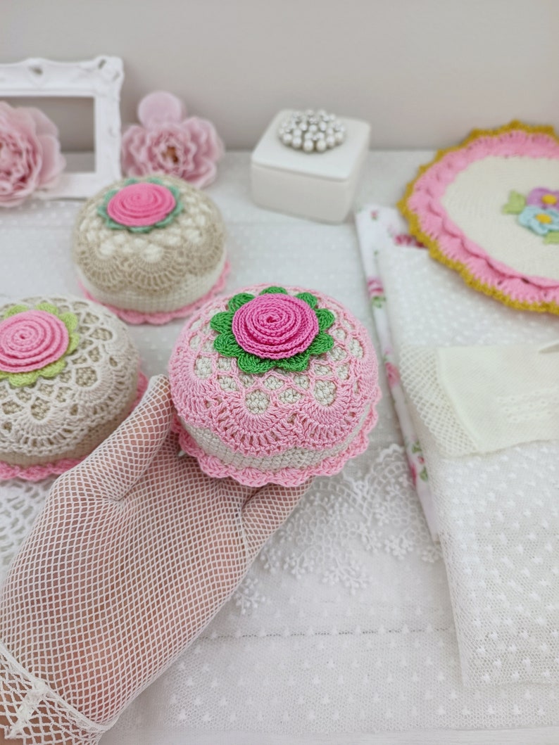 Crochet Pincushion PATTERN. Crochet cupcake. Crochet for gift. image 4