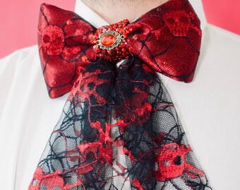 Tour Archive: Pirate Wench Pussybow Tie