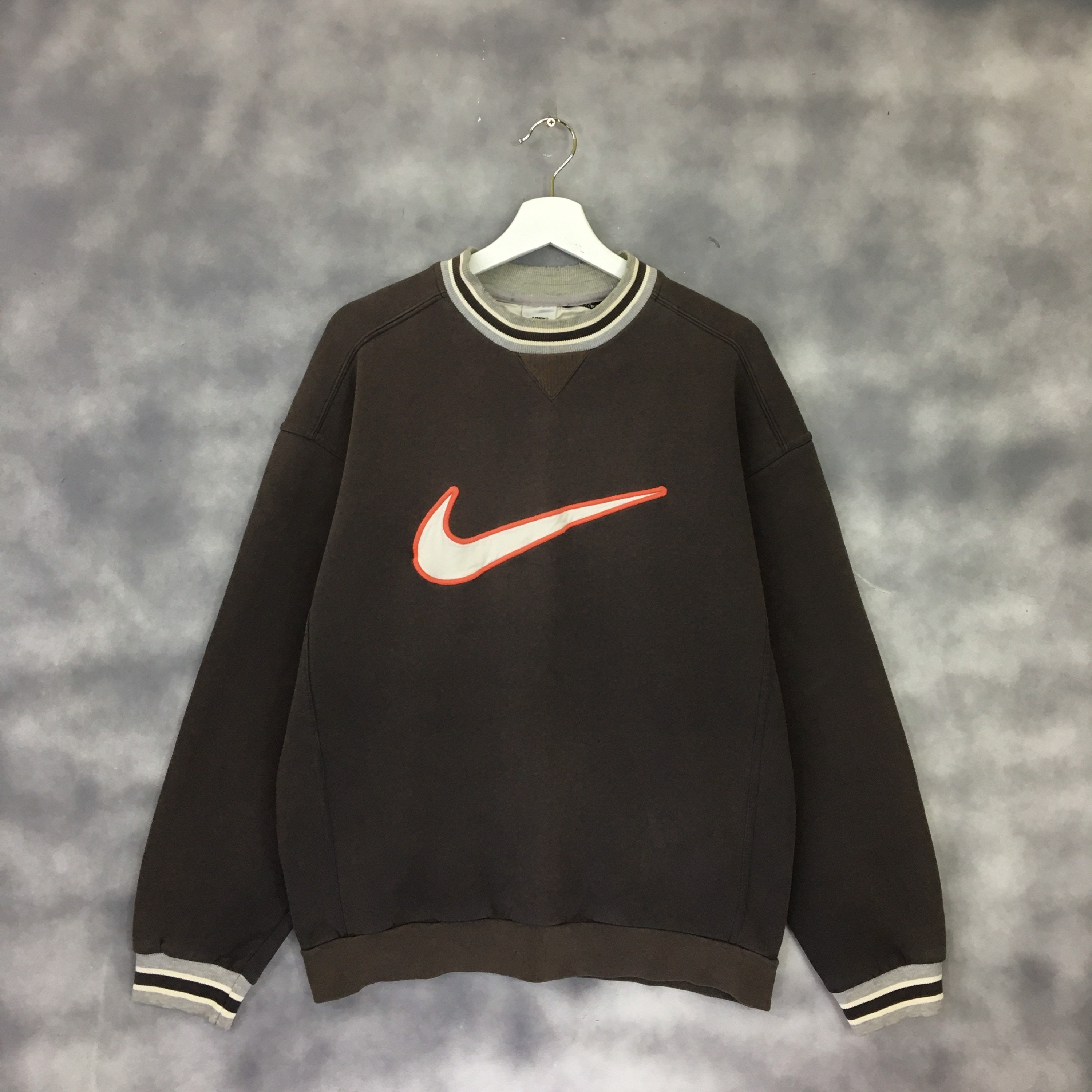 Black vintage logo nike embroidered crewneck Outlet