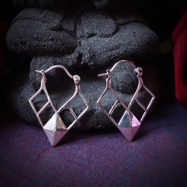 Silver plated geometric earrings-Brass Silver plated triangle earrings-Boucle d'oreilles en laiton plaqué argent