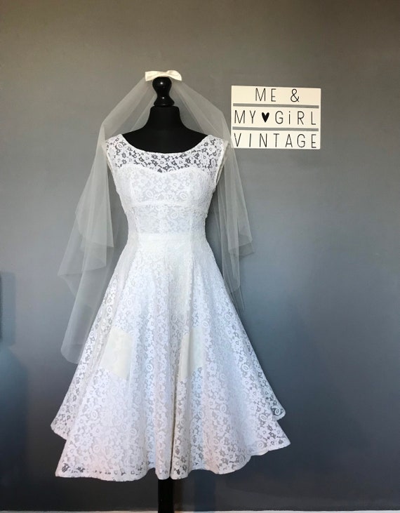1950s vintage lace wedding dress