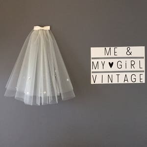 2 layered short 50s style veil with Star Sequin Detail