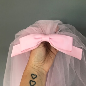 Short Pink bow wedding veil