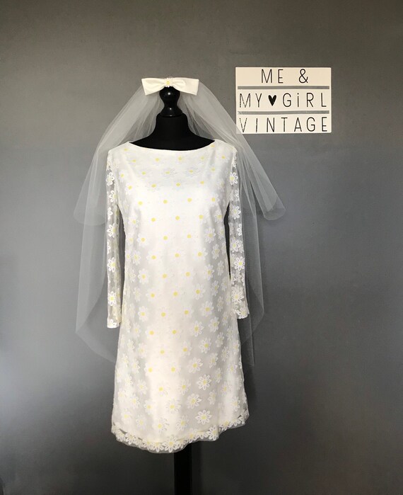 1960s Vintage short flower wedding dress
