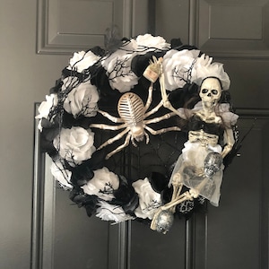 halloween, halloween wreath, skeleton, skull, glitter, black, Swarovski, white, skeleton wreath, skull wreath, Spider wreath, Roses