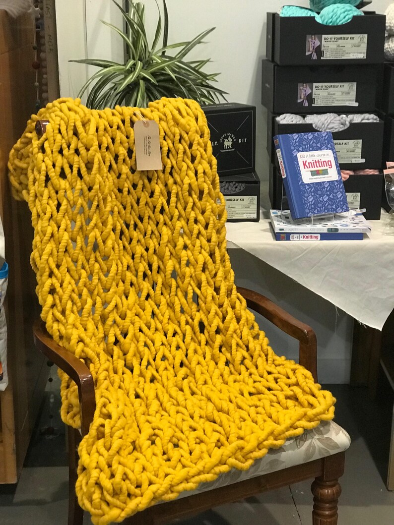 super chunky Big Loop Merino Yarn giant chunky knit Loopy Mango Super Chunky arm knitting Sunflower