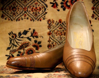 Salvatore Ferragamo Varina ballerinas neutrals MODES Salvatore Ferragamo Varina ballerinas neutrals MODES