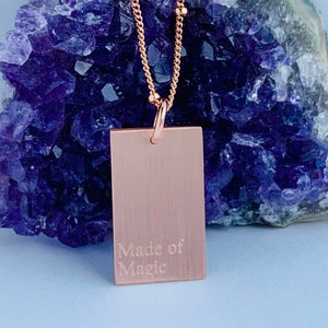 Feito de colar mágico, joias de ouro bruxa, joias de afirmação, presente sentimental, colar fortalecedor, colar mantra de ouro rosa 14k
