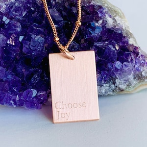 Escolha Colar Joy em ouro rosa, colar significativo para mulheres, joias de afirmação de alegria, joias inspiradoras para mulheres, colar mantra