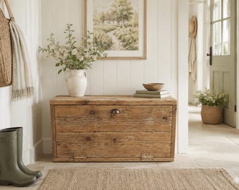 Reclaimed Wood Hallway Storage Unit: Rustic storage seat