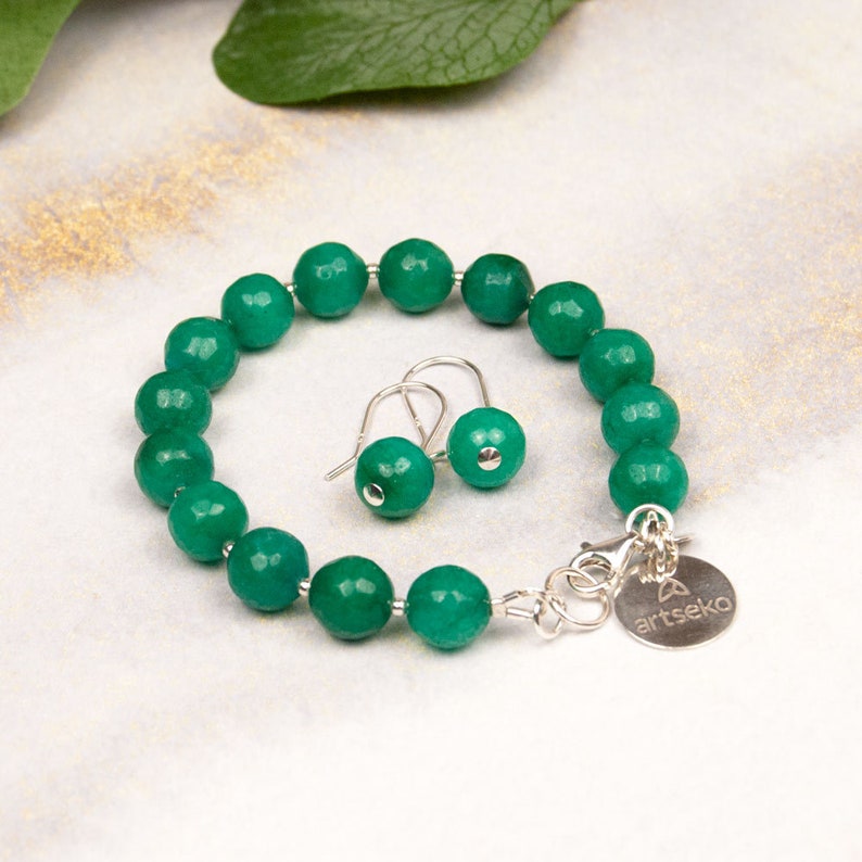 Matching jewelry set, green jade set, silver earrings and bracelet, green jewelry for everyday wear, handmade set, green gemstone jewelry Bild 1