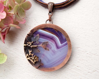 Copper pendant with purple agate, pendant with floral design, violet agate, elegant necklace, round pendant, necklace for mothers day