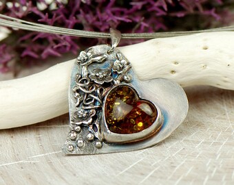 Silver pendant in a shape of heart, silver pendant with amber, floral design pendant, romantic pendant for gift, gift for loved one, amber