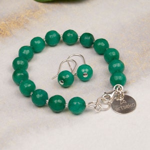 Matching jewelry set, green jade set, silver earrings and bracelet, green jewelry for everyday wear, handmade set, green gemstone jewelry Bild 2
