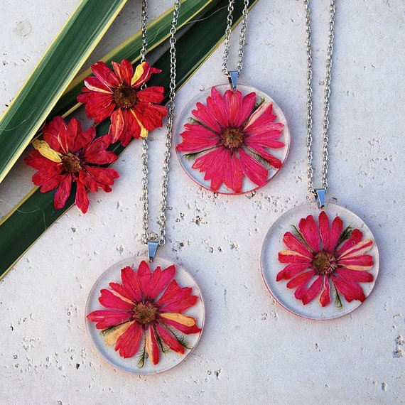 Pressed Flower Jewelry Nature Jewelry Plant Jewelry Nature Lover Gift Daisy Necklace Resin Jewelry